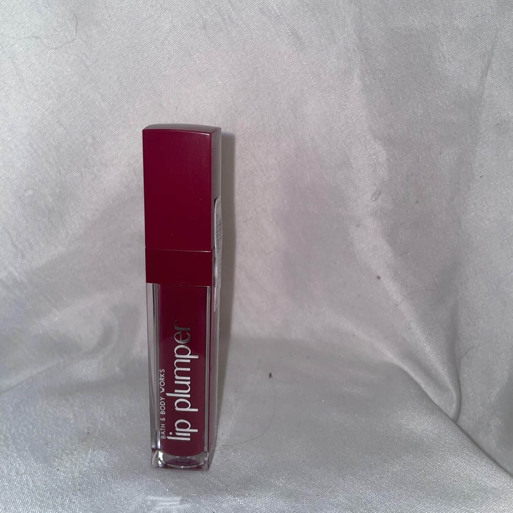 NWT Bath & Body Works Lip Plumper -BERRIED AWAY